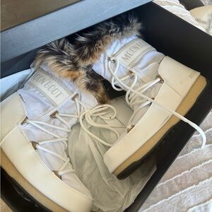 Moon Boot snow boots